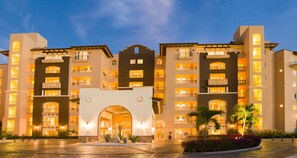 Unclassified image, 3 of 17, button - Junior Suite in Cabo San Lucas on Medano Beach with Amazing Views of the Arch! (Cabo San Lucas)