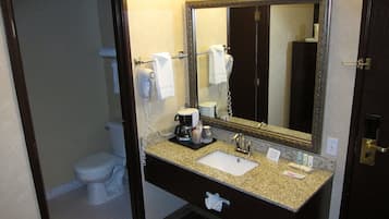 Double Room, 1 Queen Bed, Non Smoking | Bathroom