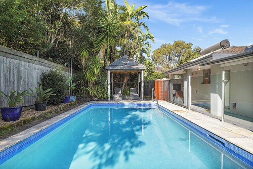 Bright 4BR Pool Retreat | Maquarie Park & Eastwood