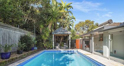 Bright 4BR Pool Retreat | Maquarie Park & Eastwood