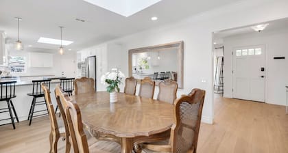 4BR Family Getaway Private Office, Playground & Backyard