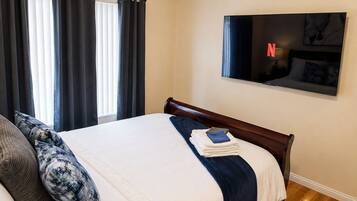 2 bedrooms, iron/ironing board, WiFi (free), bed sheets