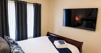 The Ann Arbor Haven - Stylish Downtown Stay Near U-M, Dining & Attractions