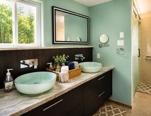 Bathroom - Hidden Haven Villa|Heated Pool| Private Forest Retreat  (Mulmur)