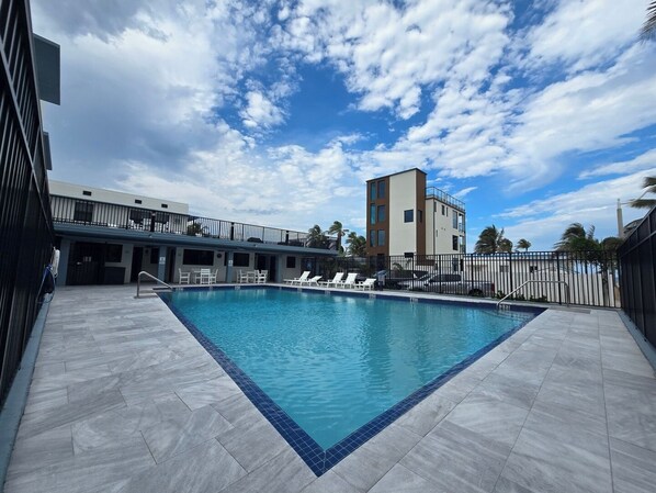 Pool - Free Parking Ocean Studio Full Kitchen (Hollywood)