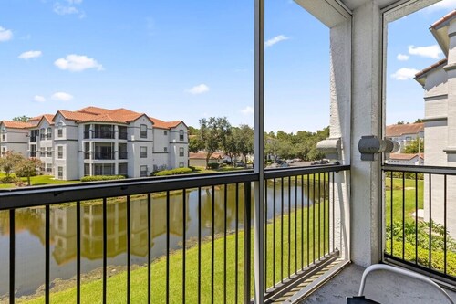 Pondside Retreat Near USF & Moffitt