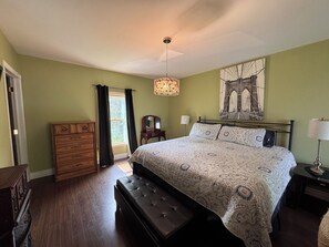 Room - Lake Superior Lake House pet friendly (Goulais River)