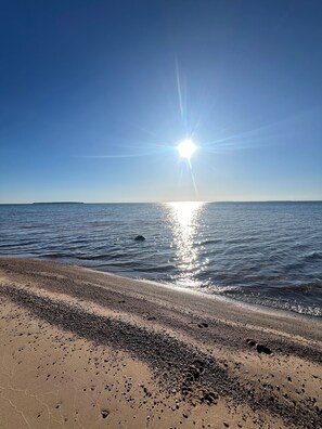 Beach - Lake Superior Lake House pet friendly (Goulais River)