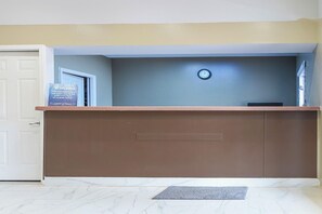 Lobby - Correct Code 1094355 (San Augustine)