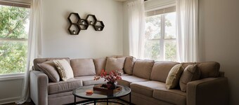 2-bedroom game-day condo, a half mile from Toomer’s Corner