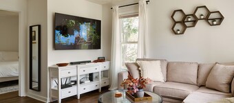 2-bedroom game-day condo, a half mile from Toomer’s Corner