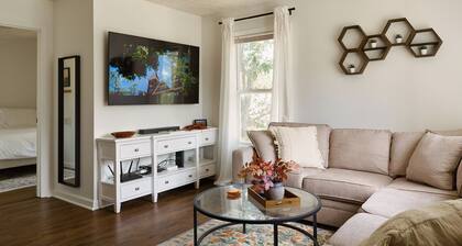 2-bedroom game-day condo, a half mile from Toomer’s Corner