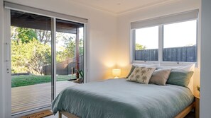 Unclassified image, 3 of 19, button - Molly-a-la-Plage - Beautiful, spacious and modern beach house in Mollymook Beach (Mollymook Beach)