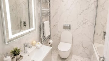 Shower, towels