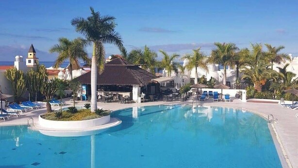 Una piscina techada