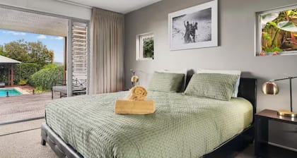 King Bedroom - Wamberal