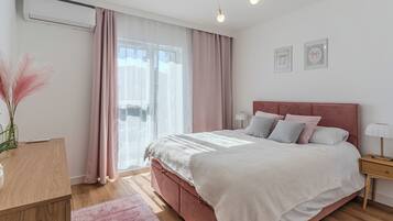 Ferros/tábuas de passar roupa, Wi-Fi, roupa de cama