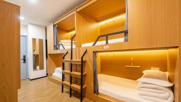 Economy Shared Dormitory, Men only