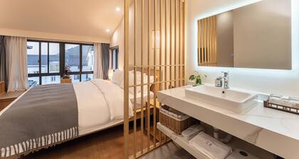 The Tea & Bamboo Retreat