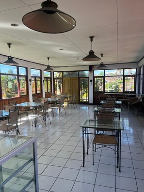 Dining - Hotel Damanaka (Pangalengan)