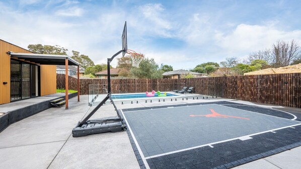 Pool - Courtside Cabana | Pool, Basketball & Pet Friendly (Rosebud)