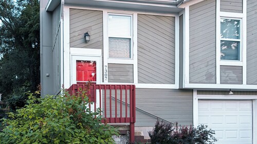 Stylish Duplex w/ Garage 15 Min to Downtown KC - Unit 4