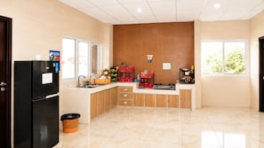 Private kitchen - Gapura Homestay by Sinergi (Kota Semarang)