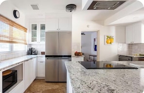 Private kitchen - 3-bedroom house in lovely Clearwater breeze 10 minutes from (Clearwater)