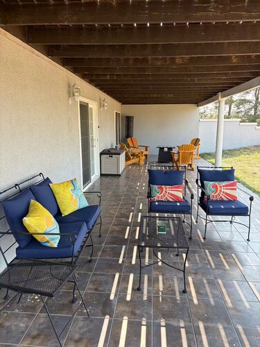 Spacious 4-bedroom house at peaceful Lake McConaughy.
