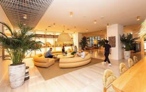 Lobby - Sonder at Riverwalk (Fort Lauderdale)