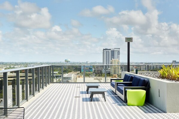 Terrace/patio - Sonder at Riverwalk (Fort Lauderdale)