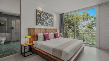 Villa, 3 Bedrooms, City View | Desk, laptop workspace, iron/ironing board, WiFi (free)