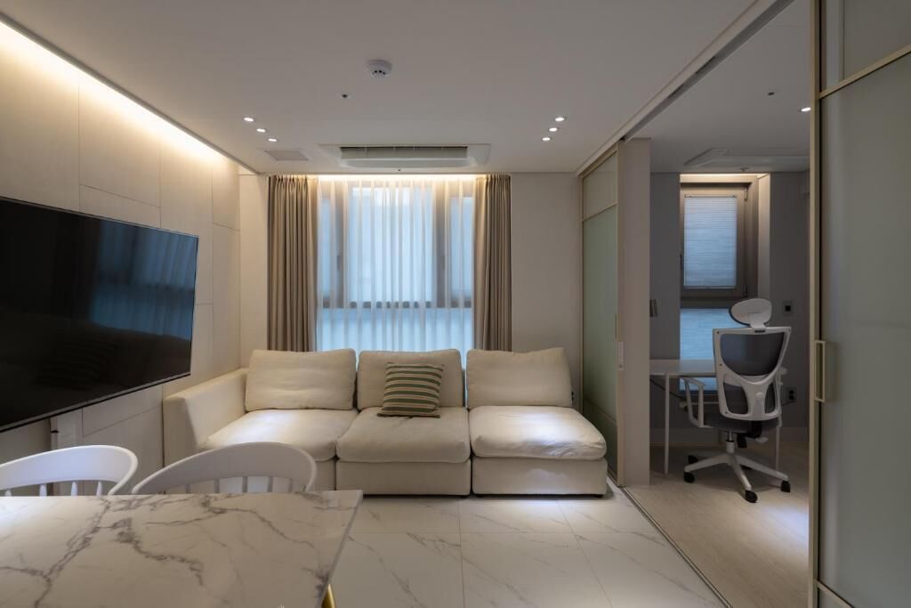 Family Suite, 2 Bedrooms | Living area