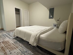 Room - Beautiful 6-bedroom Newly Built Home near UNT (Denton)