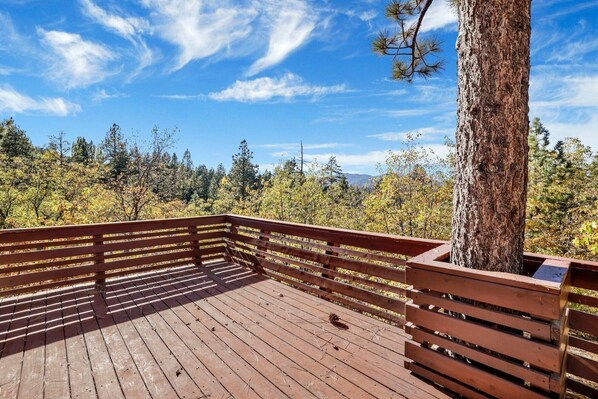 Terrace/patio - Mountain Hideaway On Maryland #2494 (Big Bear Lake)