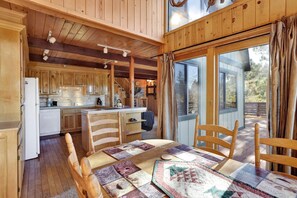 Room - Mountain Hideaway On Maryland #2494 (Big Bear Lake)