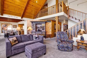 Room - Cove Lakefront Chalet #2098 (Big Bear Lake)