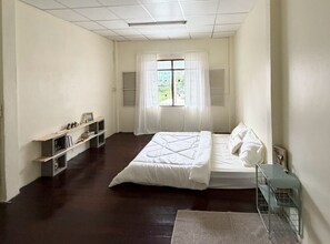 Unclassified image, 2 of 10, button - Thai Local Home Near BTS Talat Phlu&Market (Bangkok)