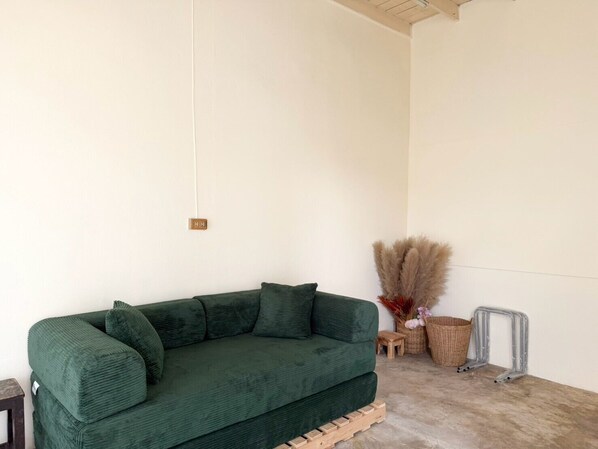 Unclassified image, 1 of 10, button - Thai Local Home Near BTS Talat Phlu&Market (Bangkok)