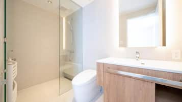 Free toiletries, soap, shampoo, toilet paper