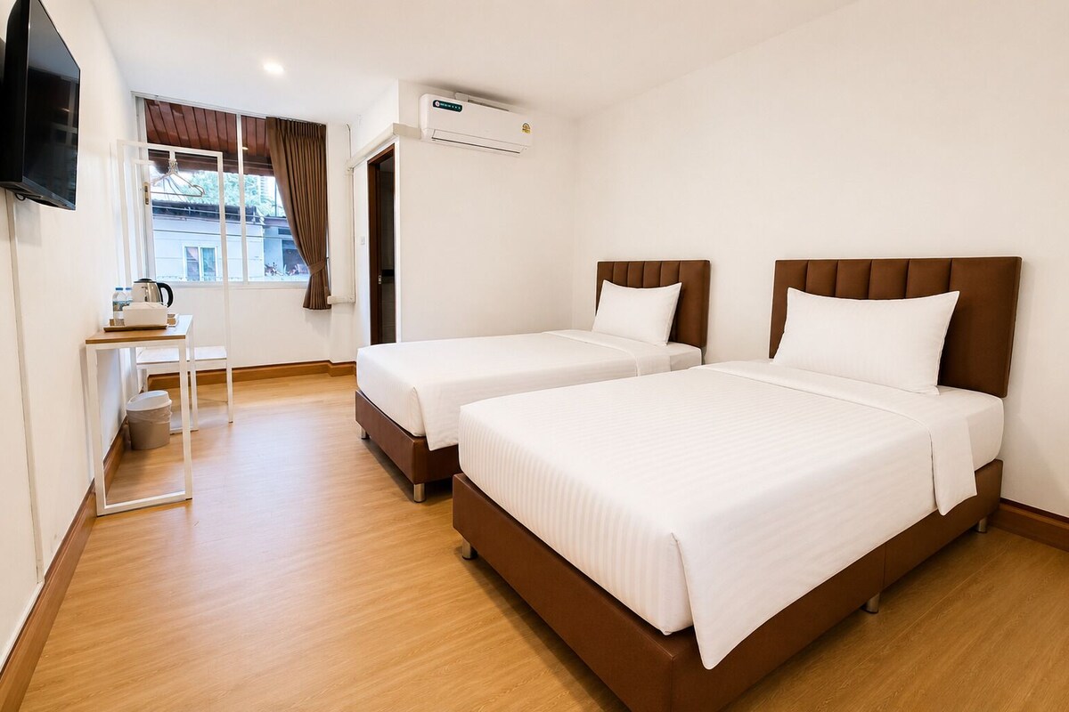 Standard Twin Room