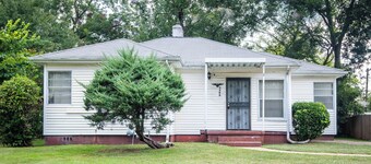 Green Acres Cottage | Cozy/Patio/Fenced Backyard