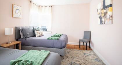 Green Acres Cottage | Cozy/Patio/Fenced Backyard