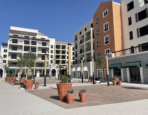 Exterior - bnbme - La Cote 3 - 2BR (Dubai)