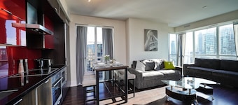 Modern Downtown Suites Near CN Tower
