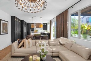 Room - @marbella Lane - Stylish Dream Home In Rmv W/ Pool (San Juan Capistrano)