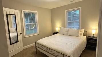 4 bedrooms, iron/ironing board, WiFi (free), bed sheets