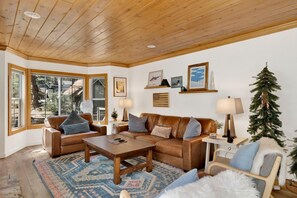 Room - Green Canoe Cabin #2293 (Big Bear Lake)
