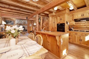 Room - Binky's Mountain Hideaway #2455 (Big Bear Lake)