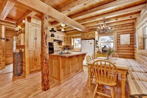 Room - Binky's Mountain Hideaway #2455 (Big Bear Lake)